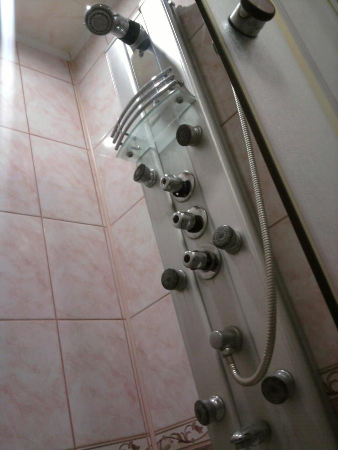 House Hotel Apartments 3 Rivne Buitenkant foto
